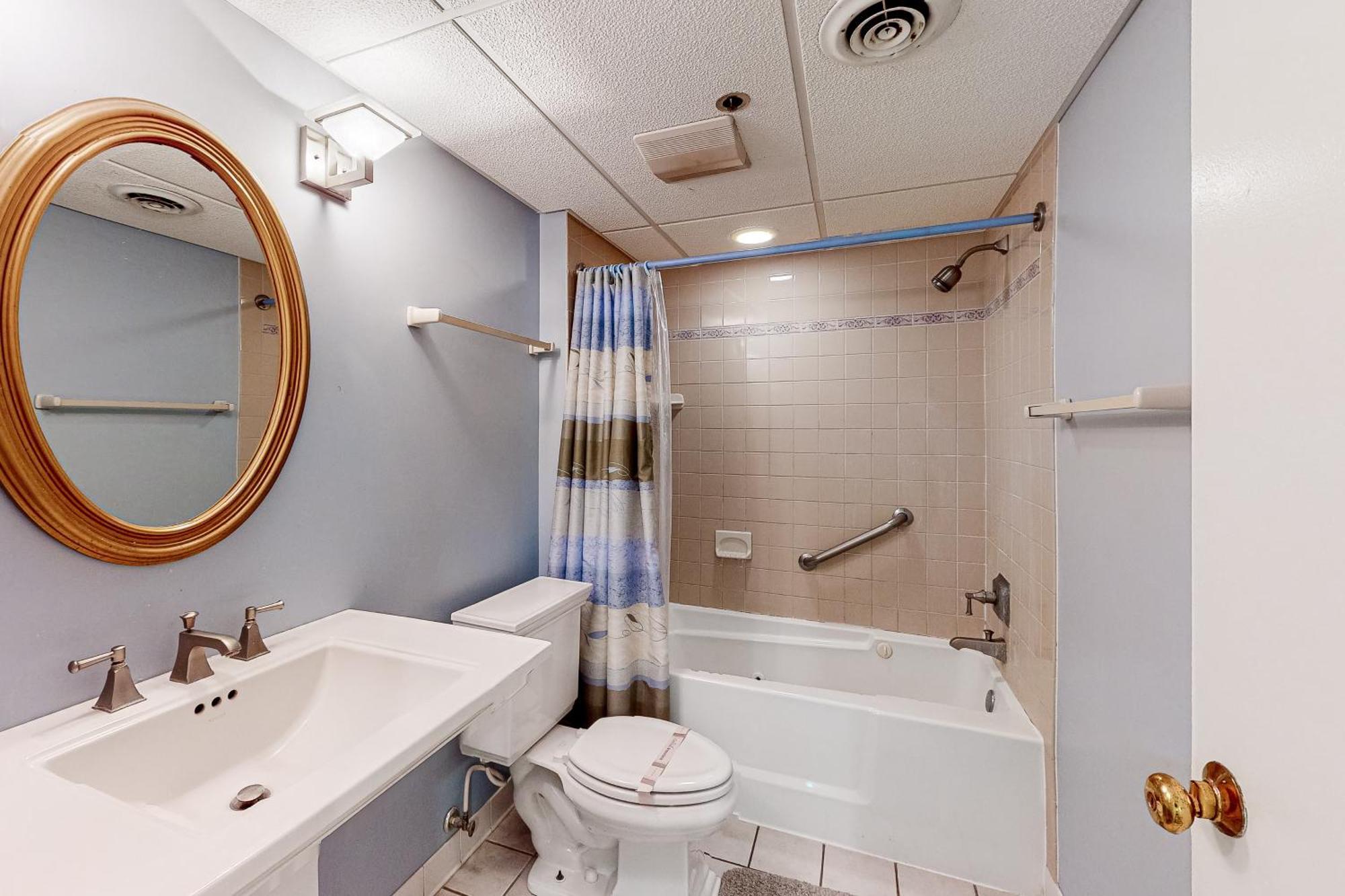 Rainbow Condos Ocean City Room photo
