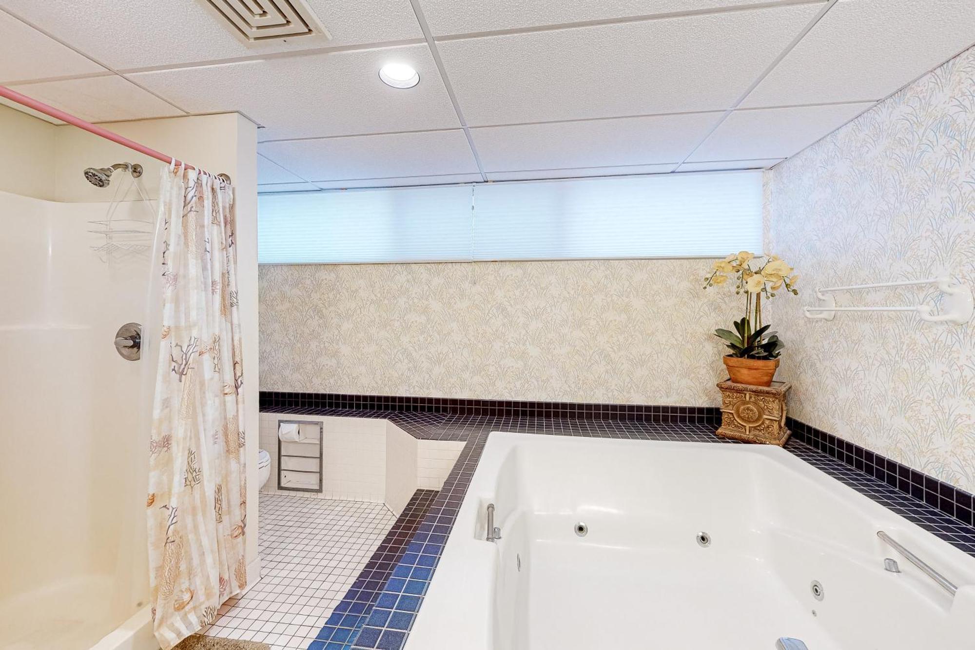 Rainbow Condos Ocean City Room photo